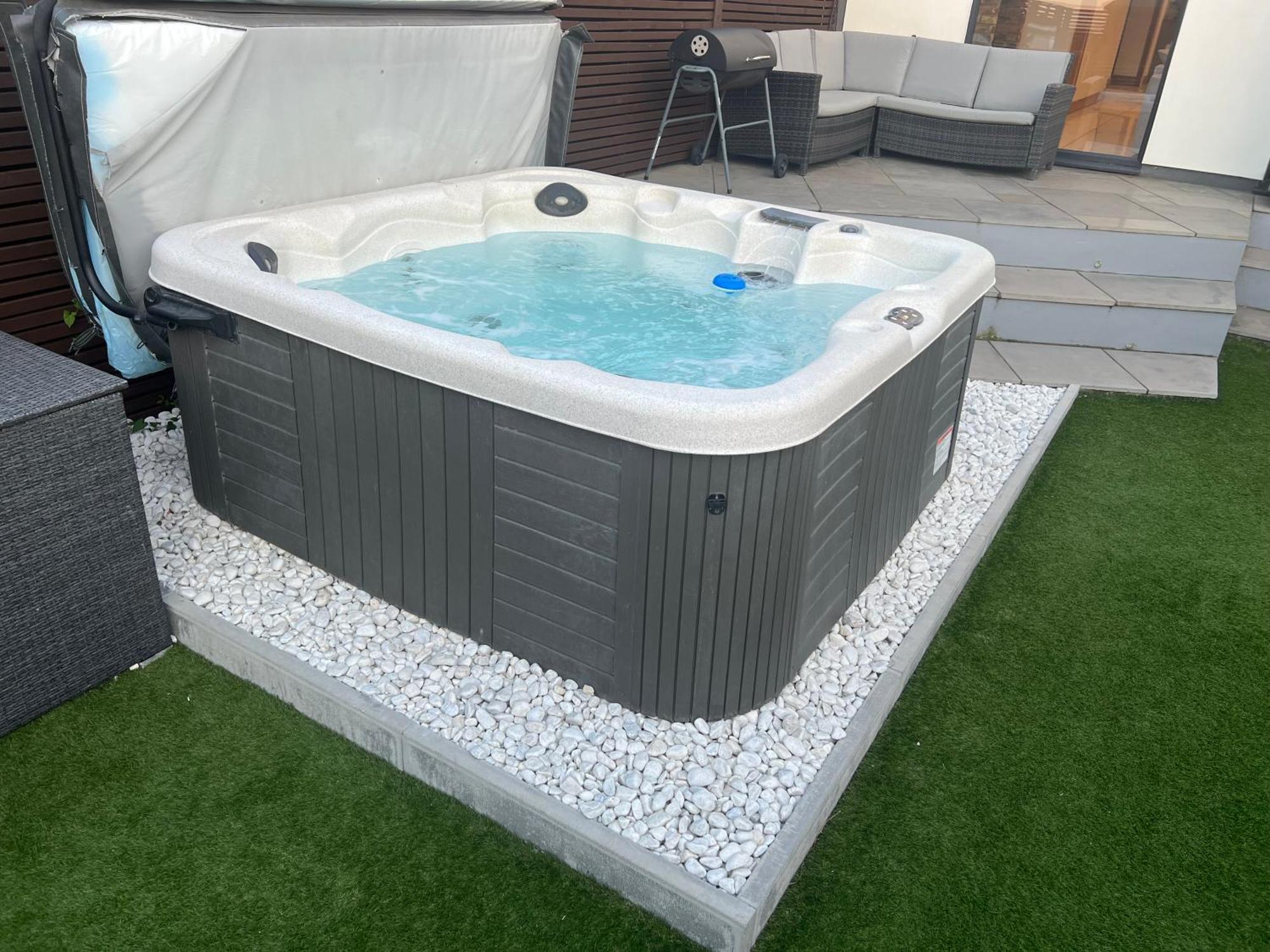 Broadway Beach Home With Hot Tub Херн-Бей Экстерьер фото